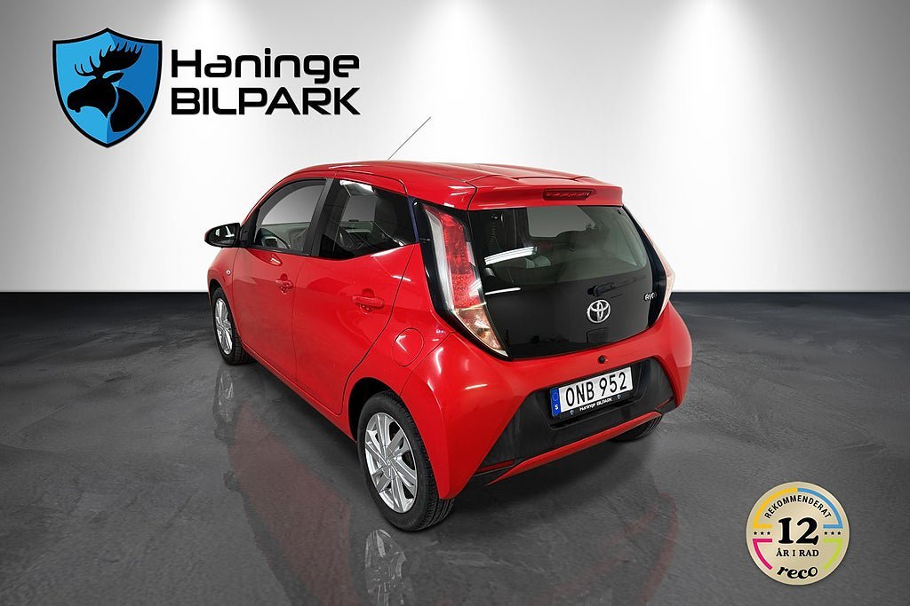 Vehicle Image 9