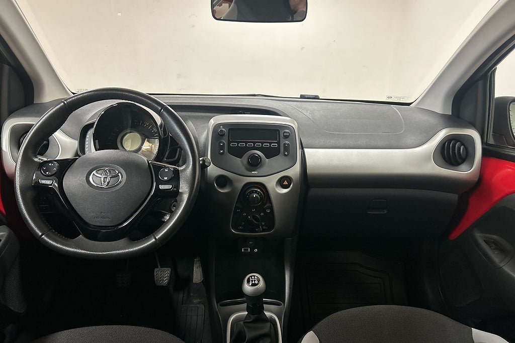 Vehicle Image 13