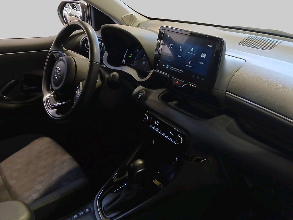 Vehicle Image 10