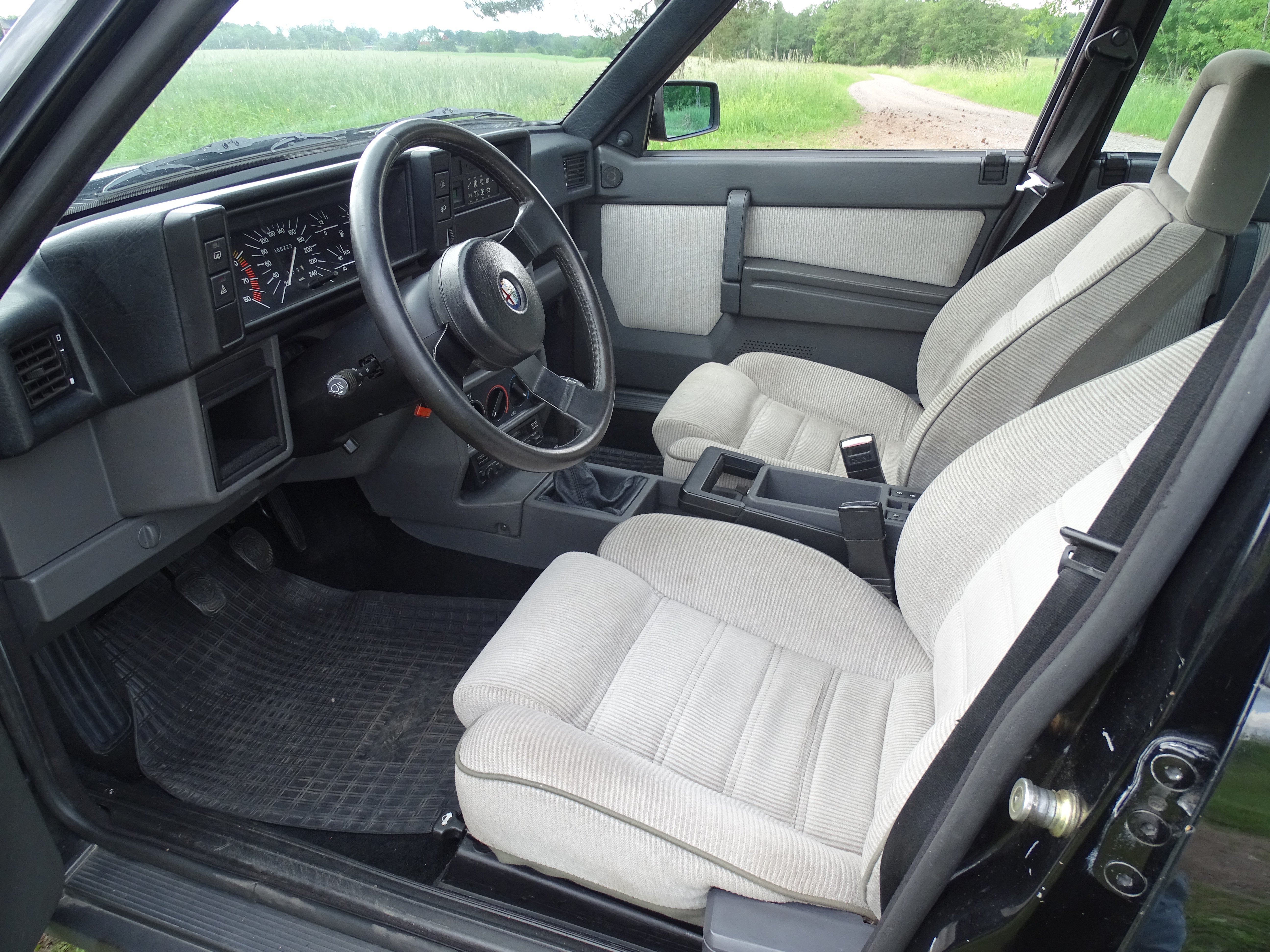 Vehicle Image 27