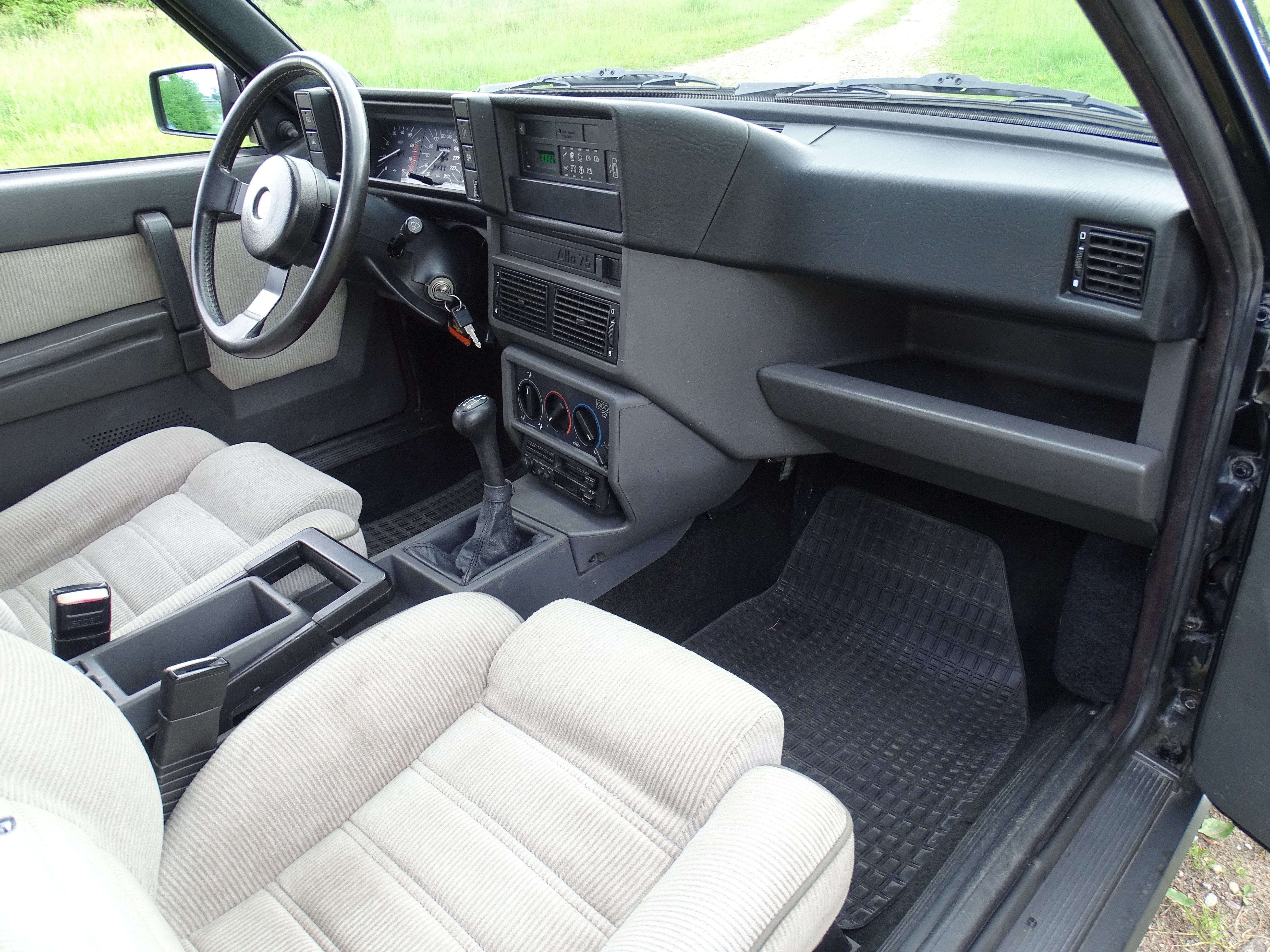 Vehicle Image 31