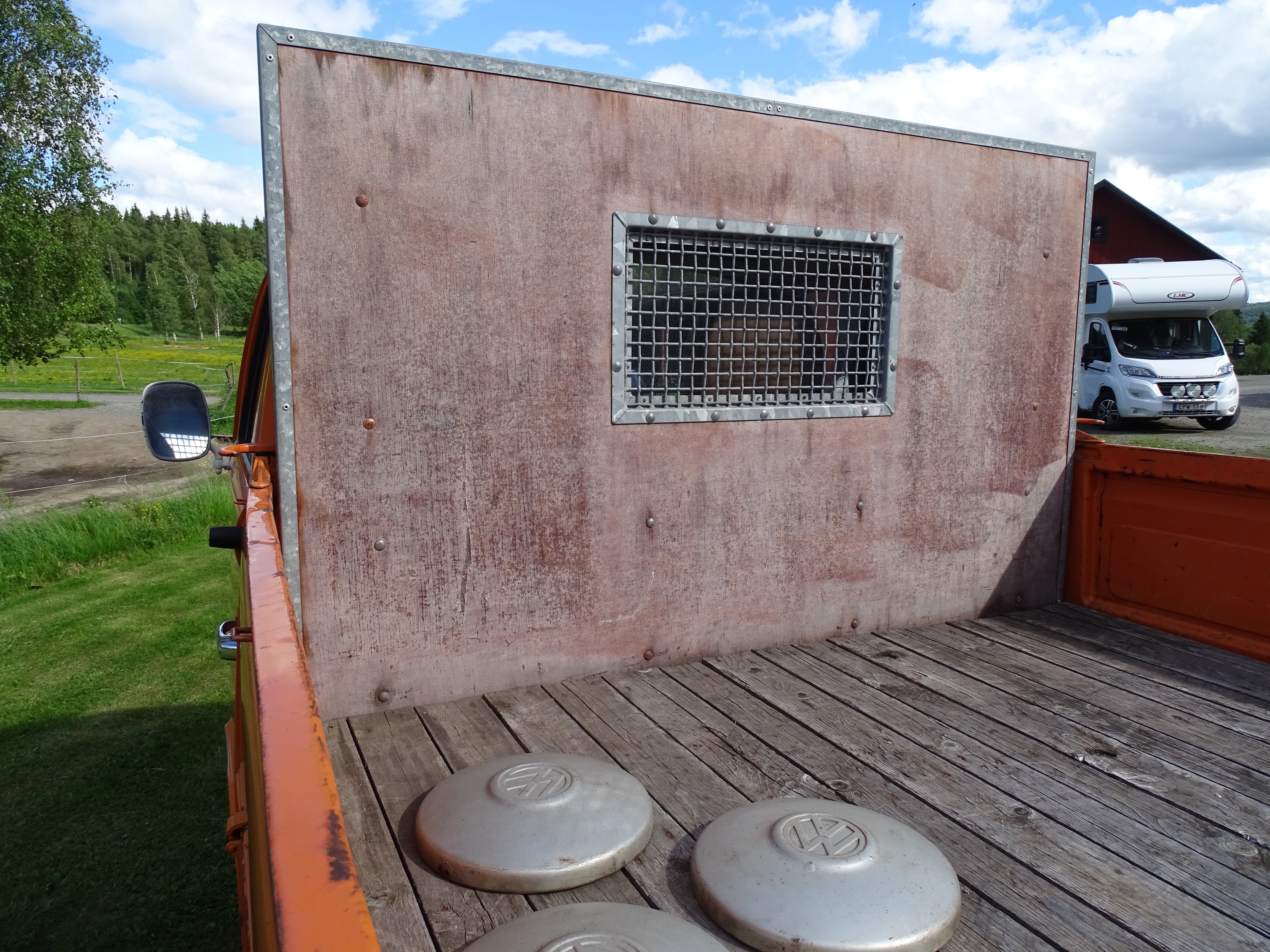 Vehicle Image 32