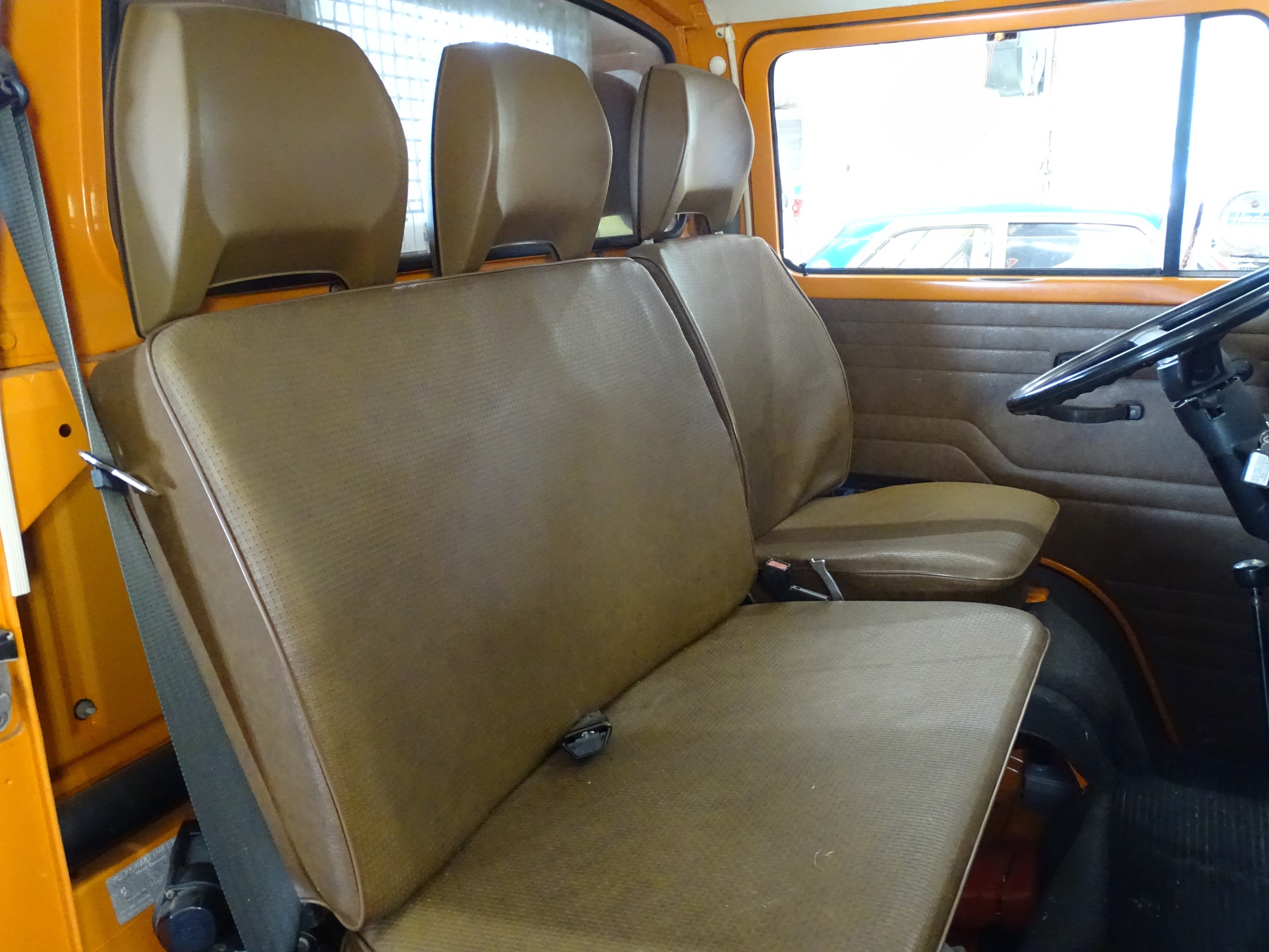Vehicle Image 38