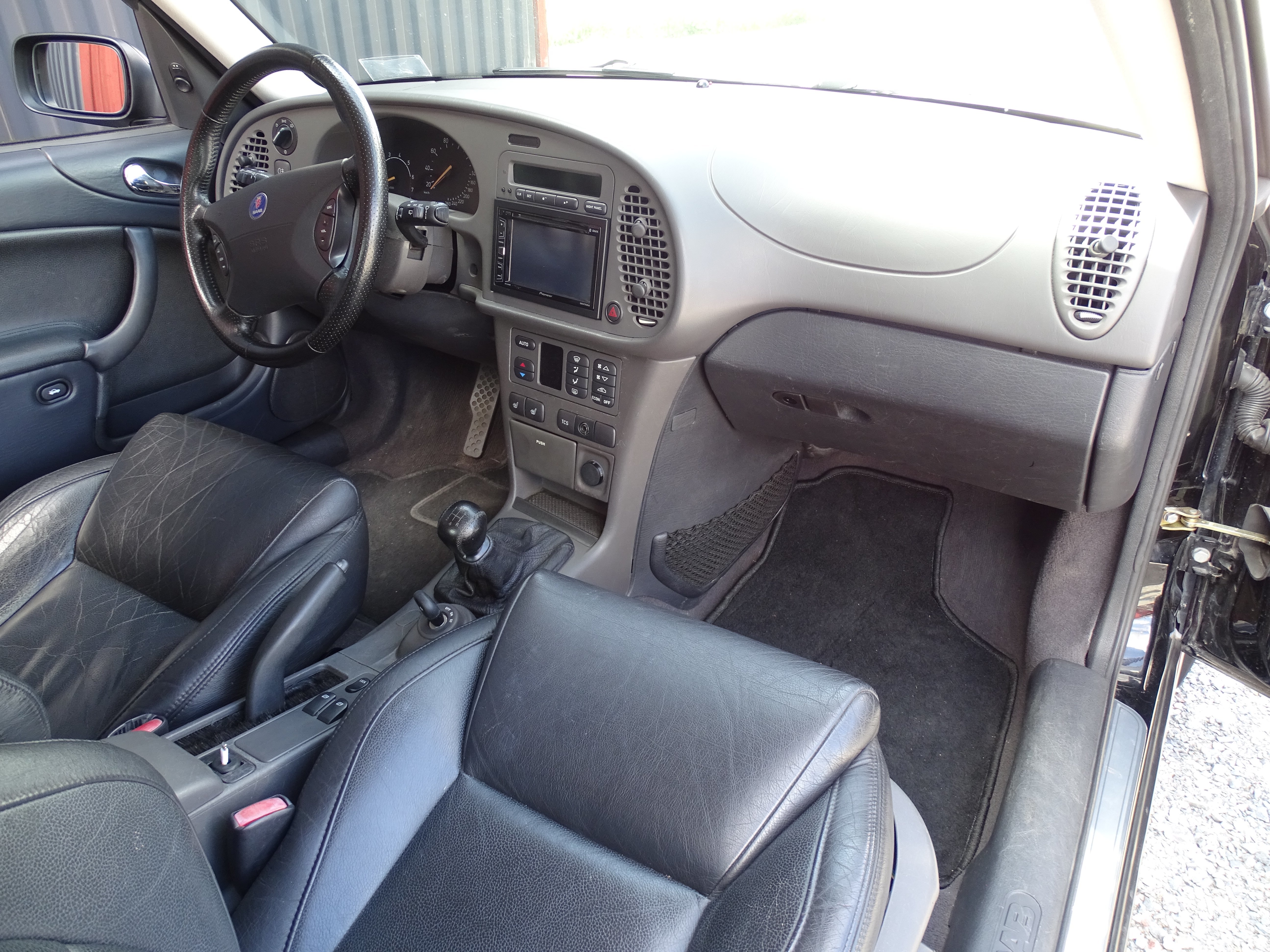 Vehicle Image 38