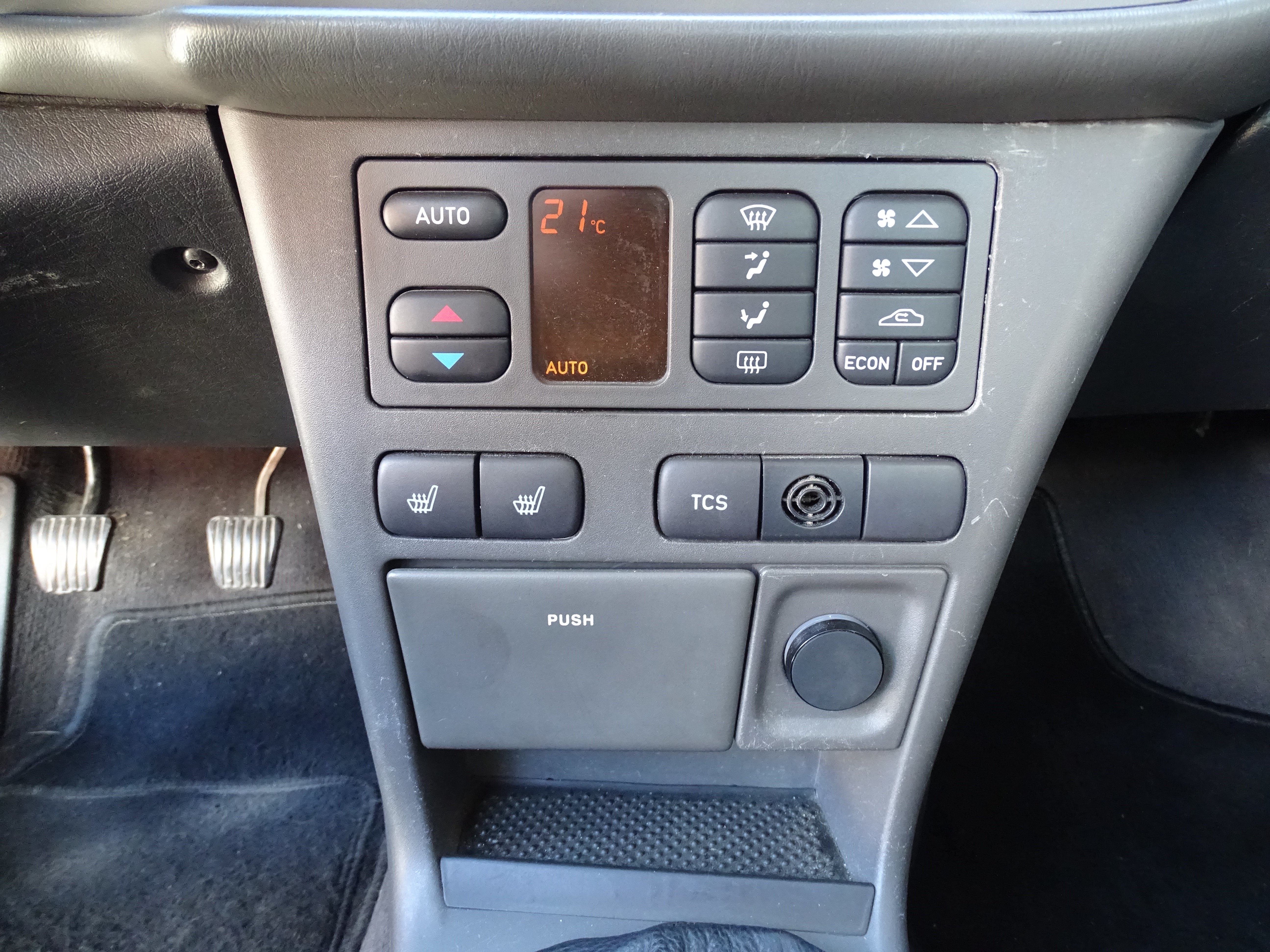 Vehicle Image 42