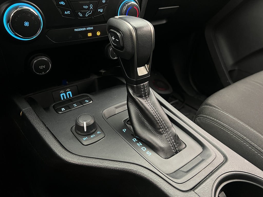 Vehicle Image 23