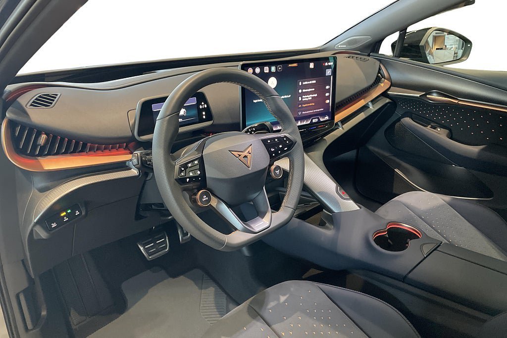 Vehicle Image 25