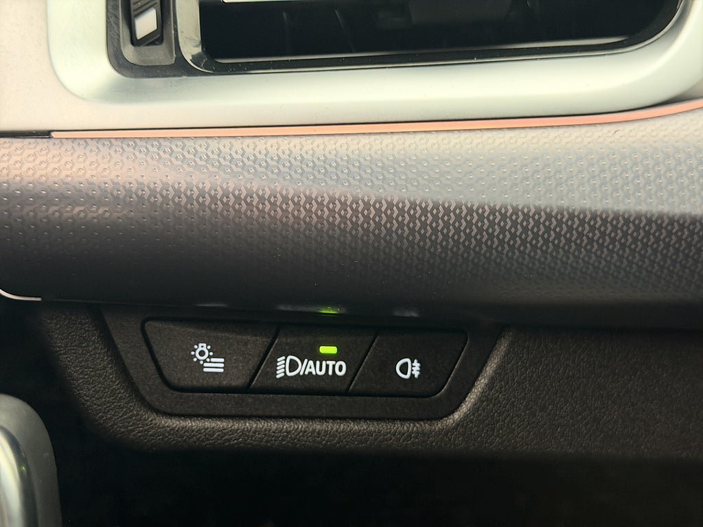 Vehicle Image 28