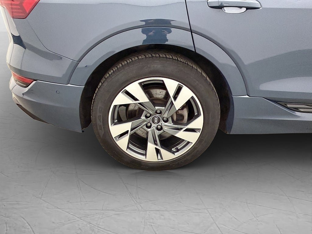 Vehicle Image 37