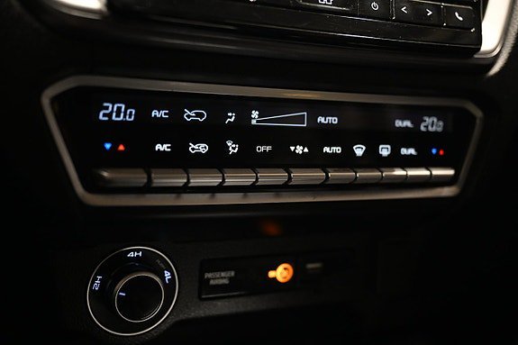 Vehicle Image 28