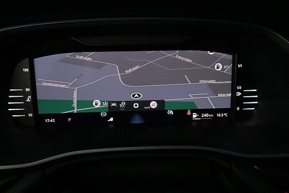 Vehicle Image 32