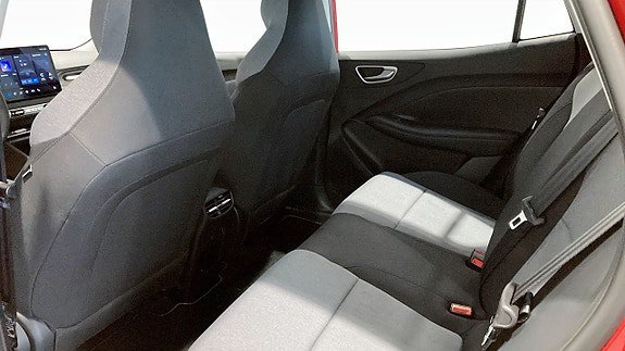 Vehicle Image 9