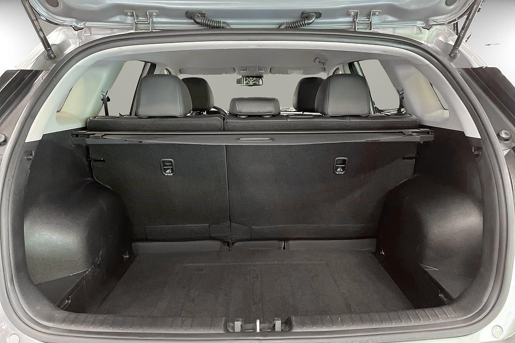 Vehicle Image 16
