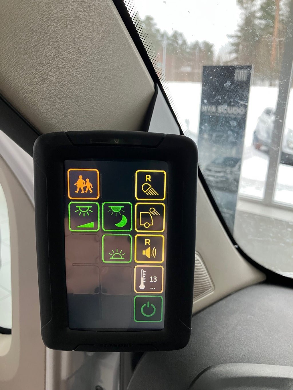 Vehicle Image 12