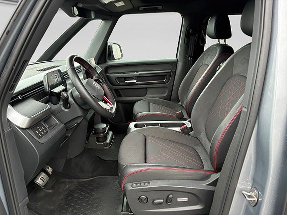 Vehicle Image 9
