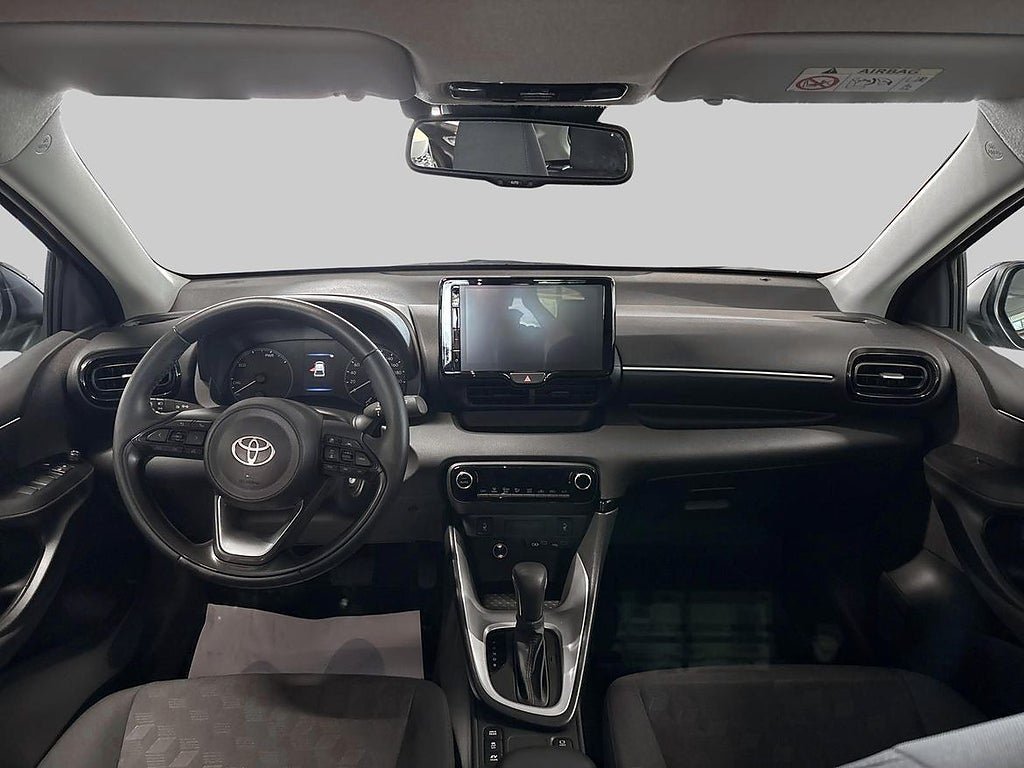 Vehicle Image 11