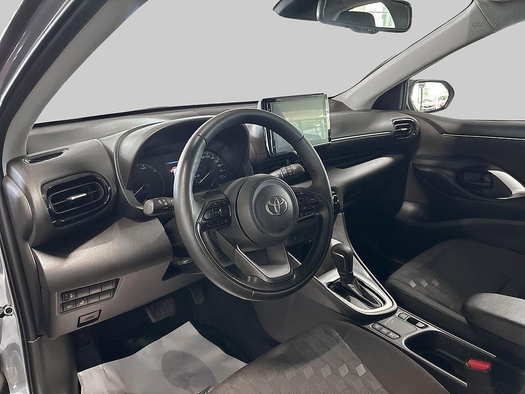 Vehicle Image 13