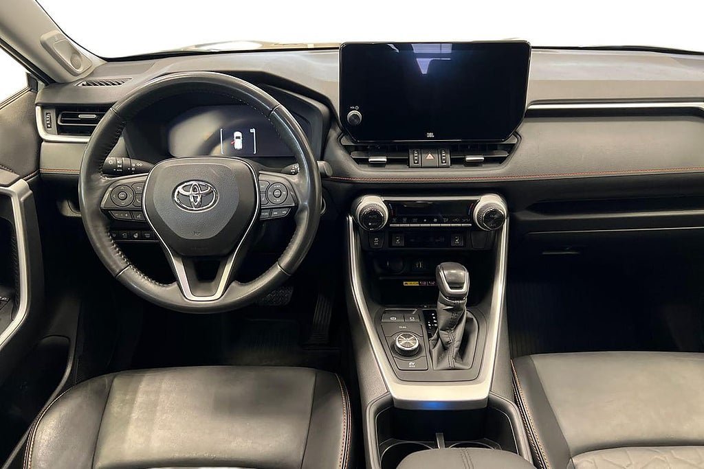 Vehicle Image 10
