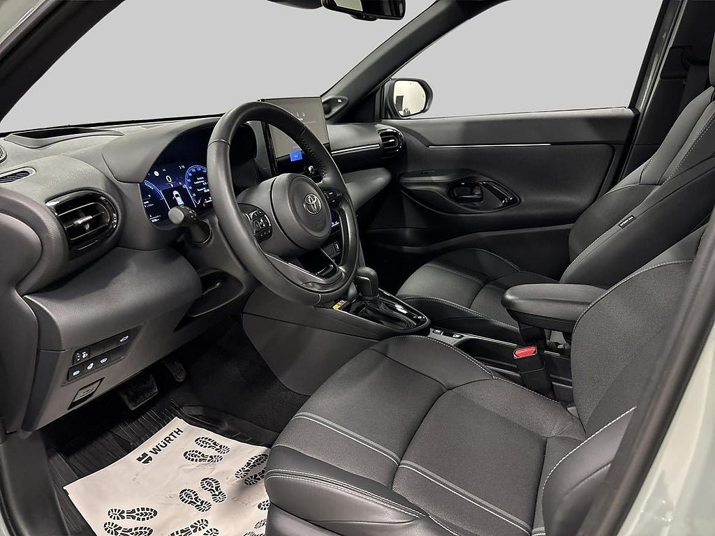Vehicle Image 13