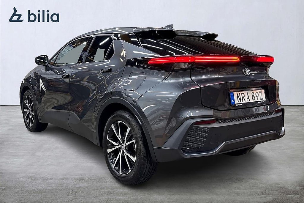 Vehicle Image 12