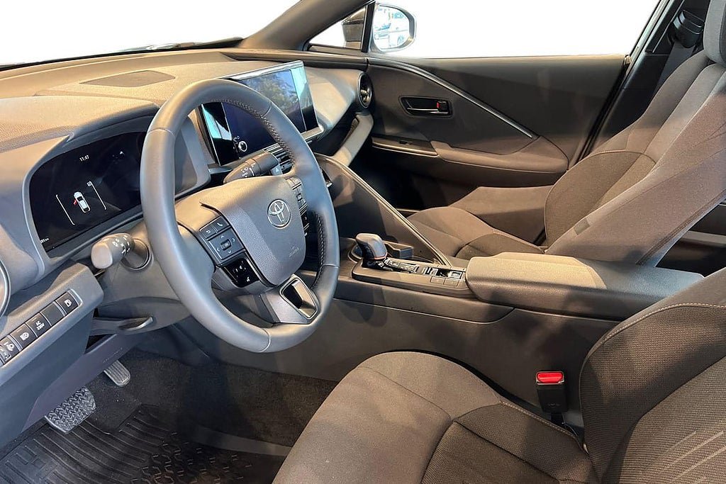 Vehicle Image 14