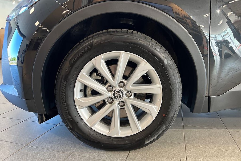 Vehicle Image 17