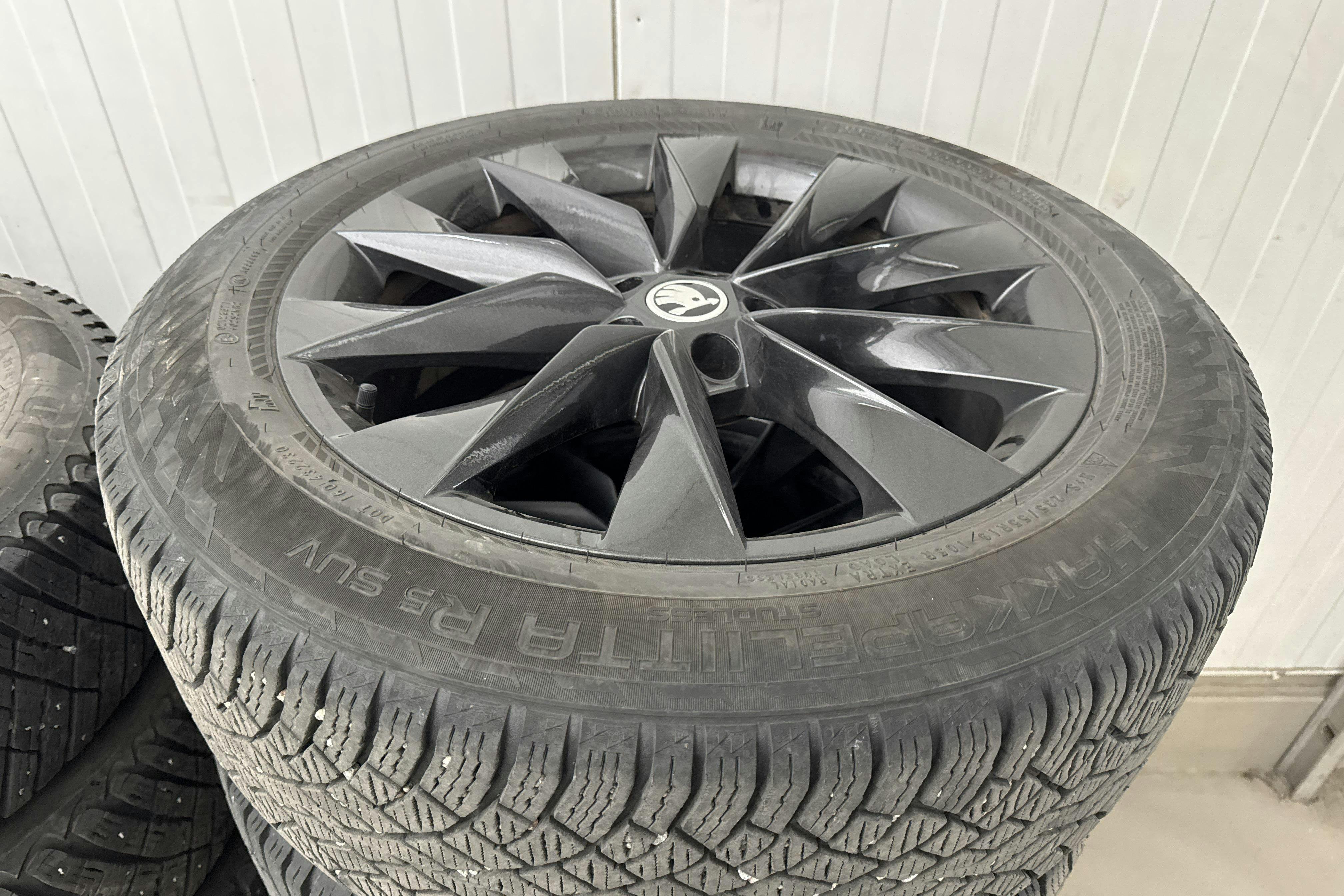 Vehicle Image 21
