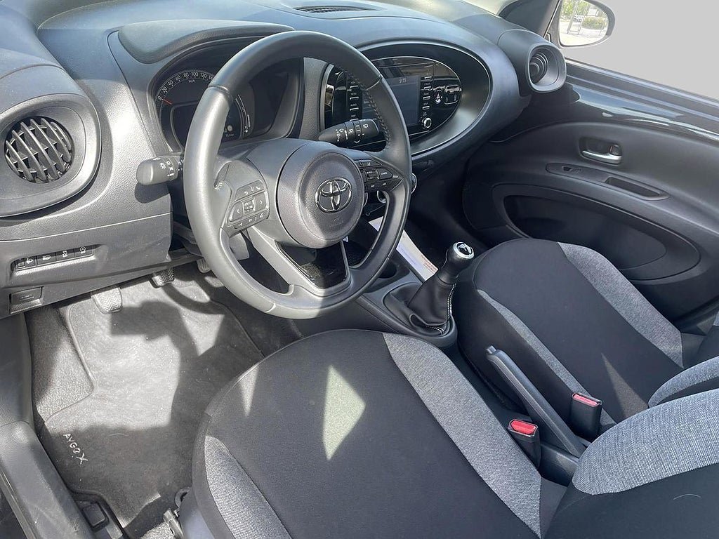 Vehicle Image 14