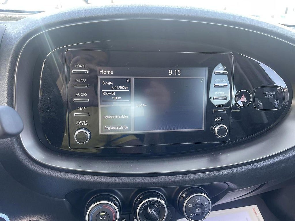 Vehicle Image 16