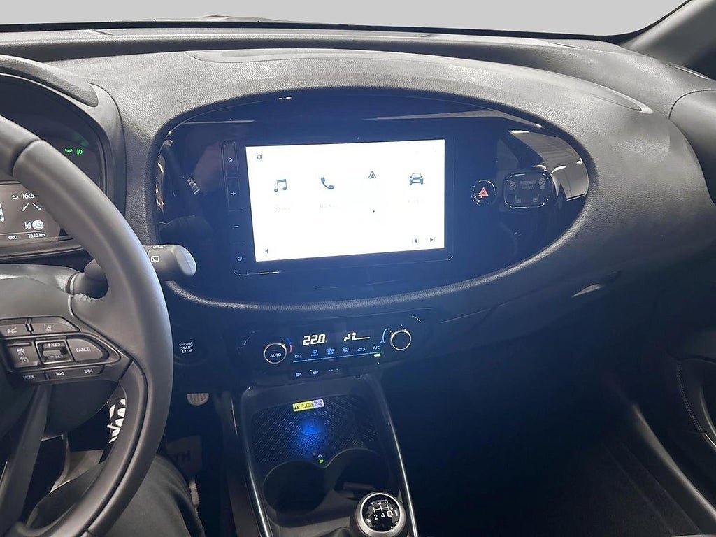 Vehicle Image 16