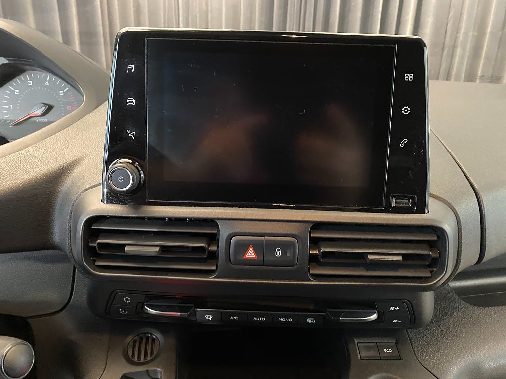 Vehicle Image 24