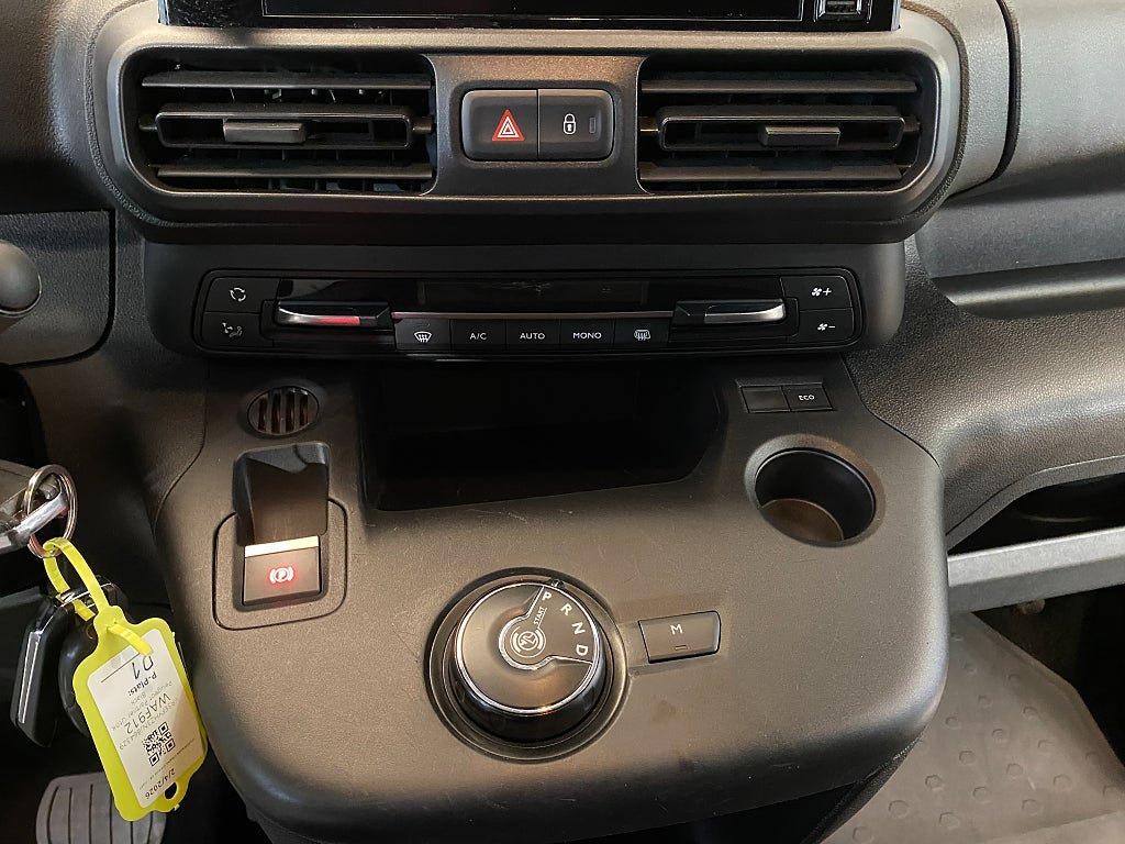 Vehicle Image 26