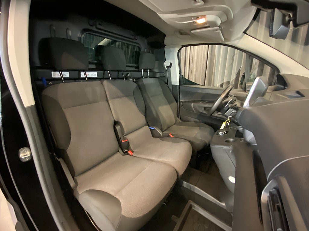 Vehicle Image 60