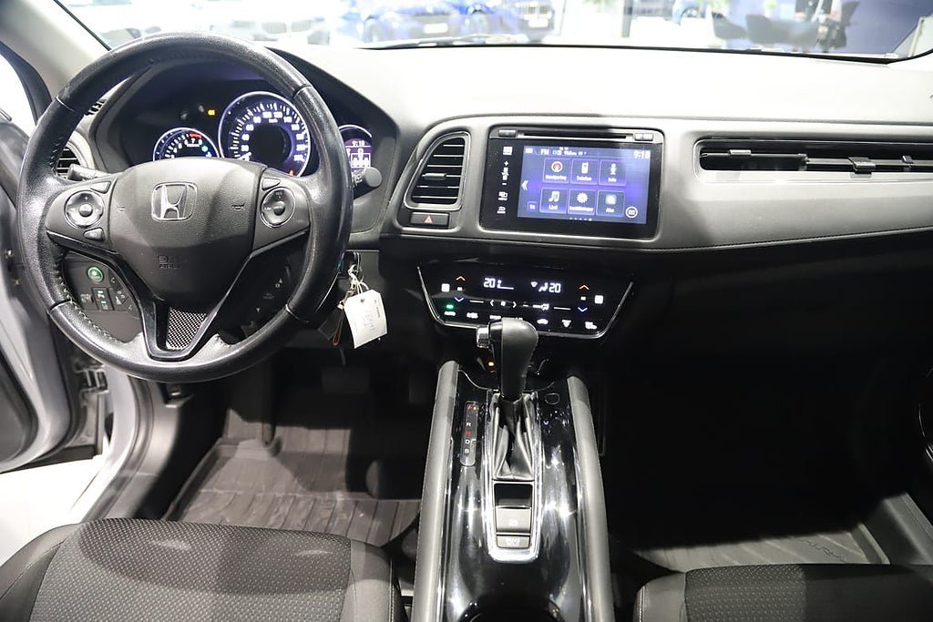 Vehicle Image 9