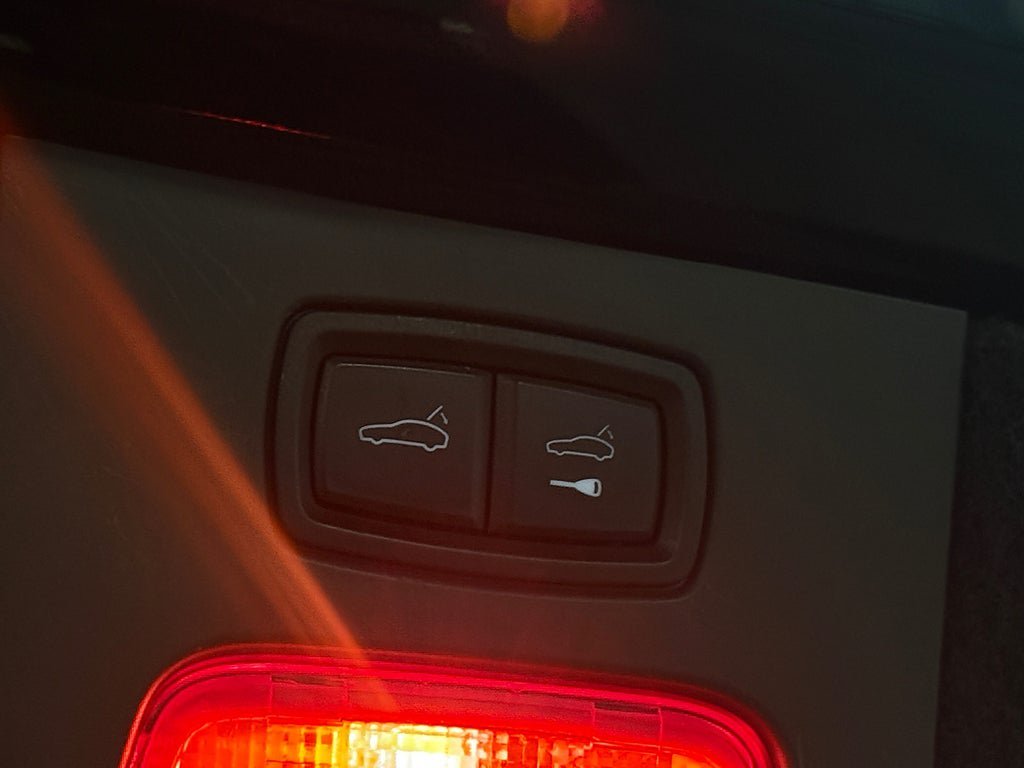 Vehicle Image 24