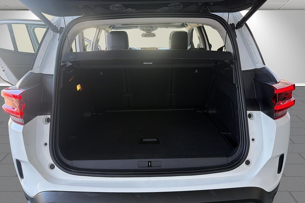 Vehicle Image 14