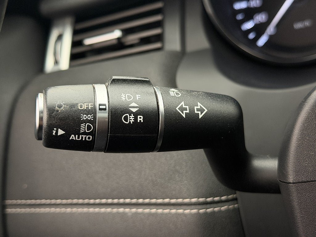 Vehicle Image 28