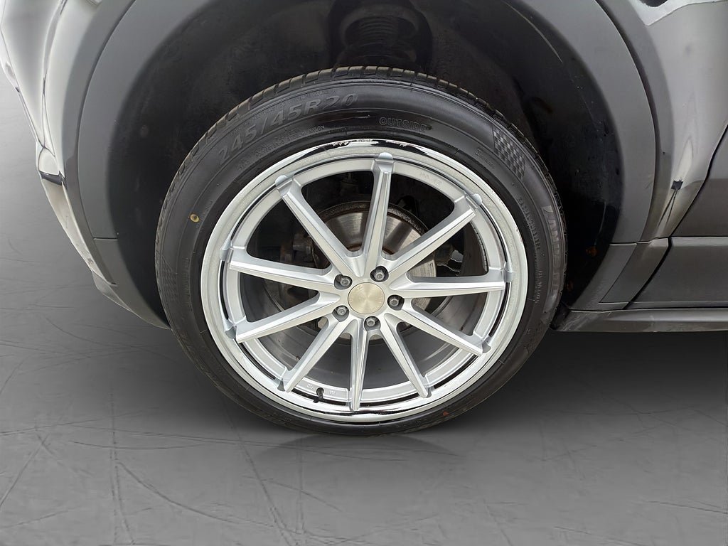 Vehicle Image 32