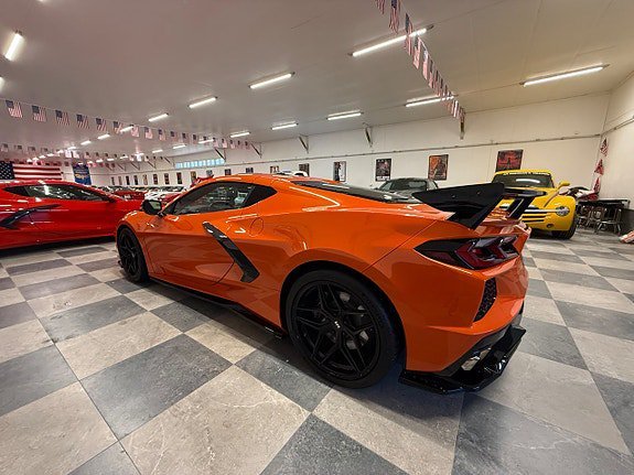 Vehicle Image 9