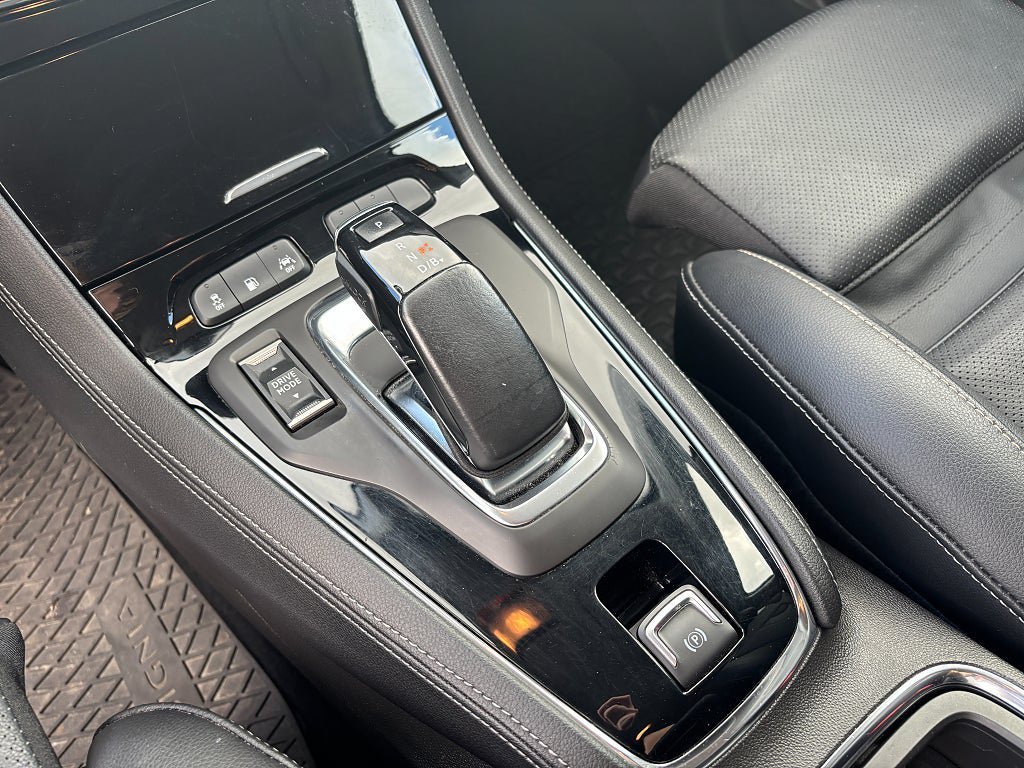 Vehicle Image 16
