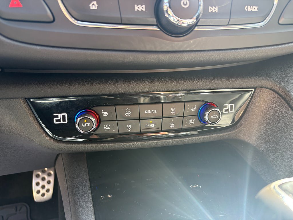Vehicle Image 29