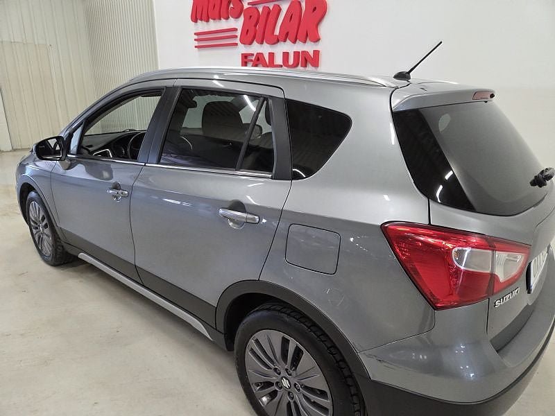 Vehicle Image 9