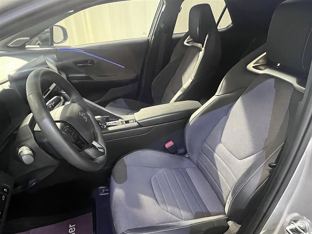 Vehicle Image 21