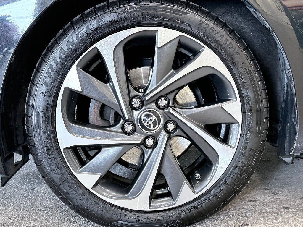 Vehicle Image 15