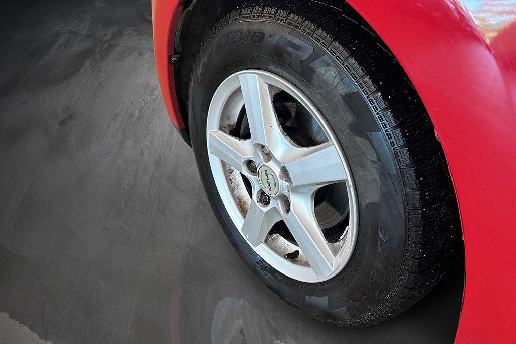 Vehicle Image 12