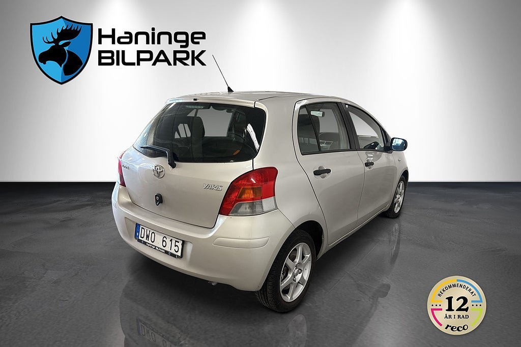Vehicle Image 6