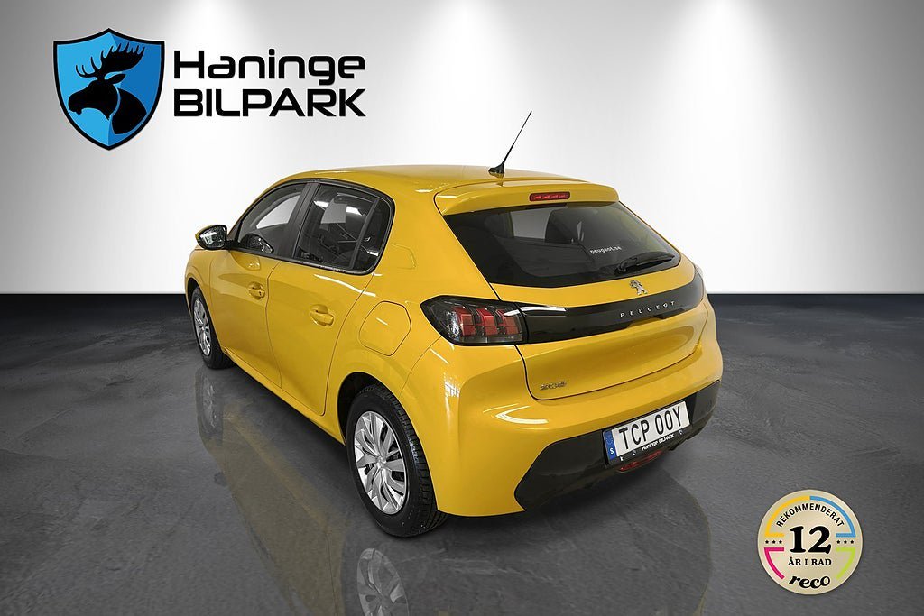 Vehicle Image 6