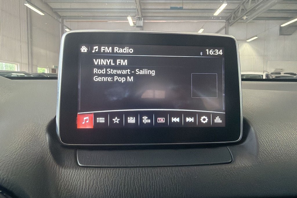 Vehicle Image 16