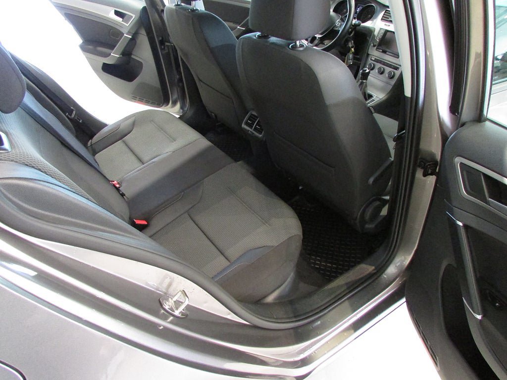Vehicle Image 12