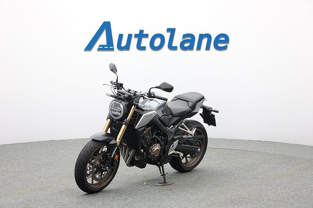 Vehicle Image 4